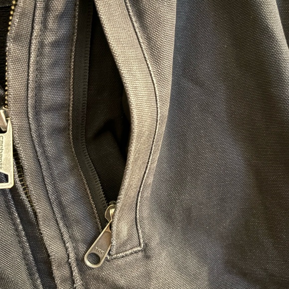 Black Carhartt Jacket - Picture 10 of 15